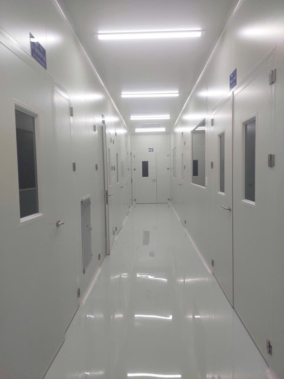 Ứng dụng thực tế của Tấm Panel trong xây dựng phòng sạch